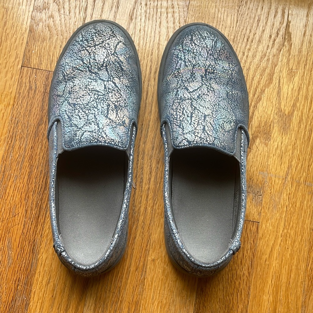 Vionic Silver shoes 7.5 women’s